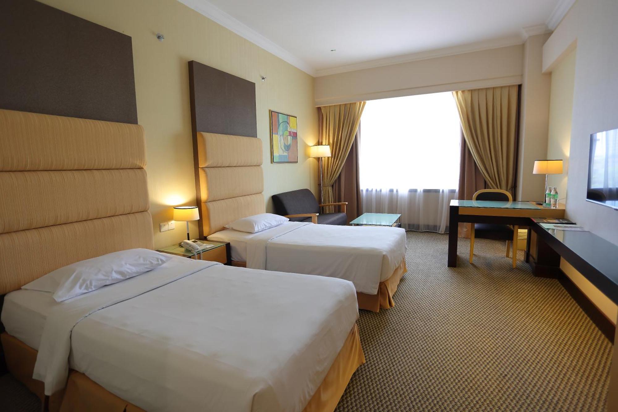 Hotel Dynasty