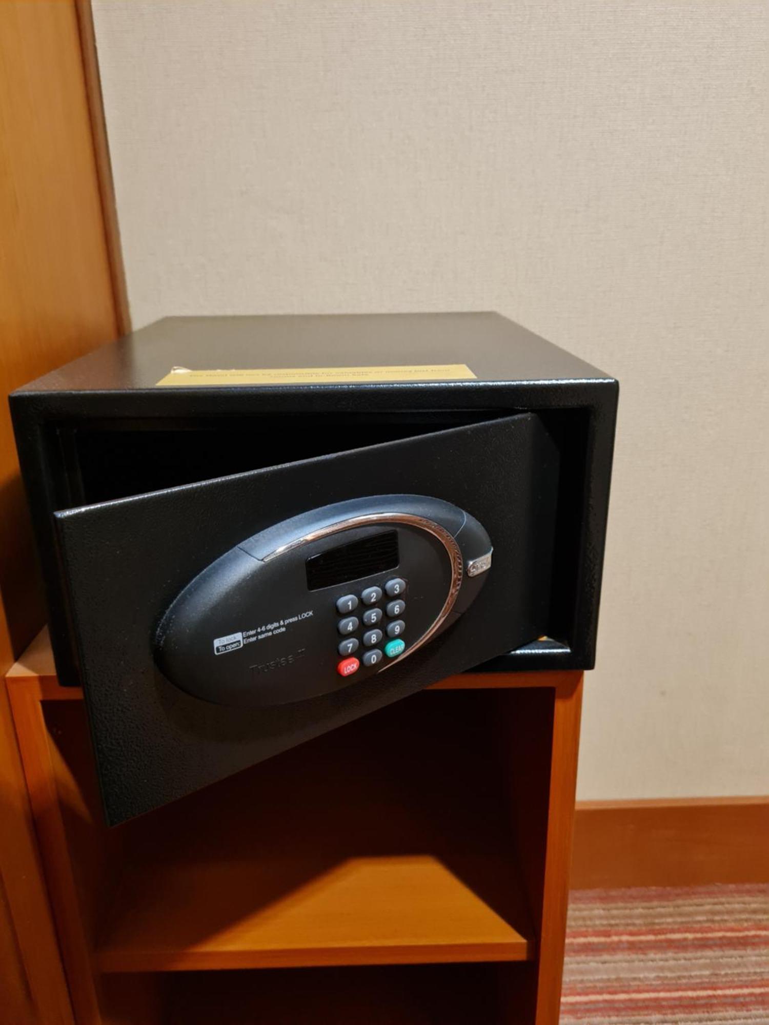 Dynasty Hotel 4*